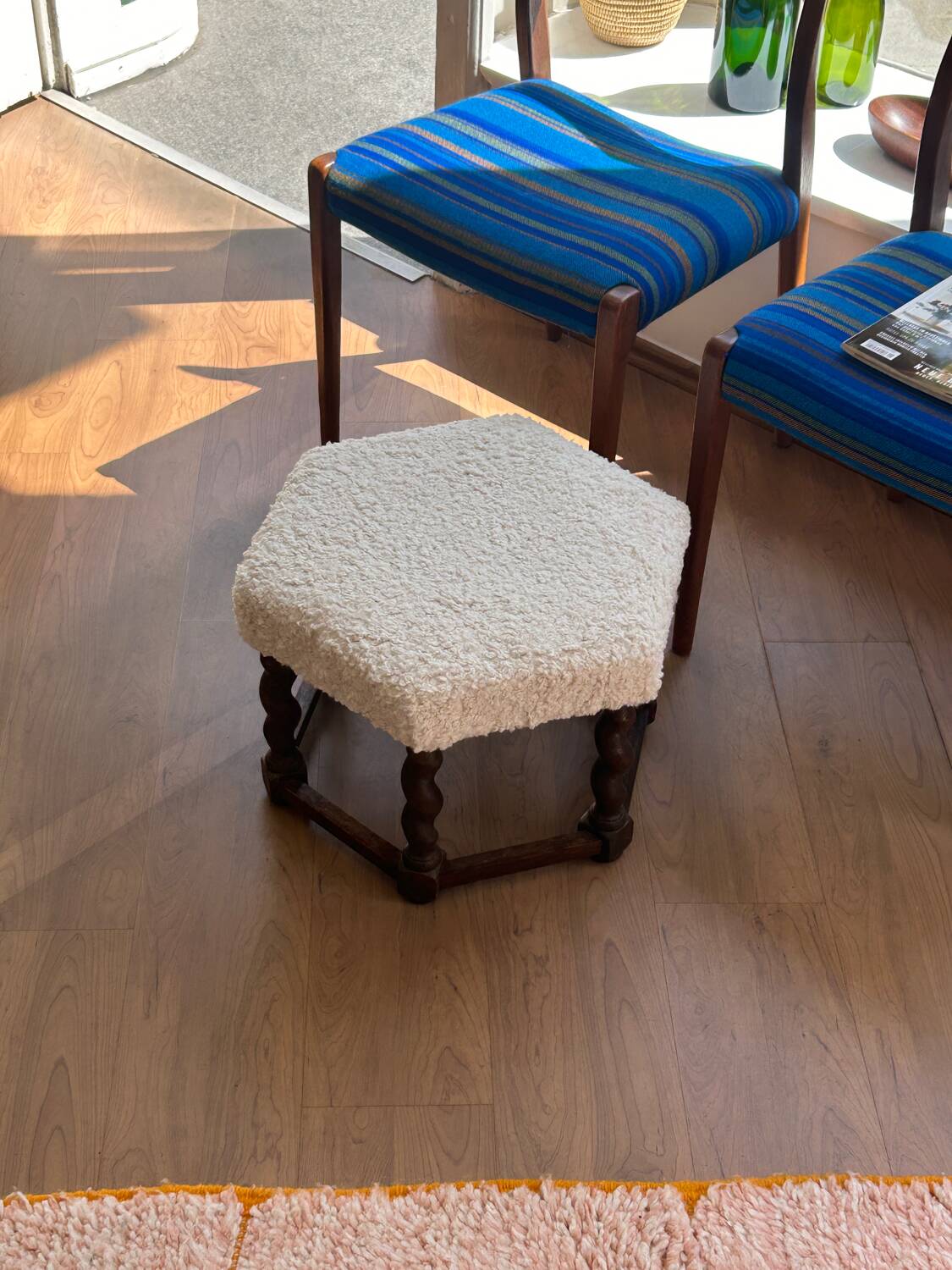 Tabouret de ferme danois moderne brutaliste des années 30 en chêne et laine