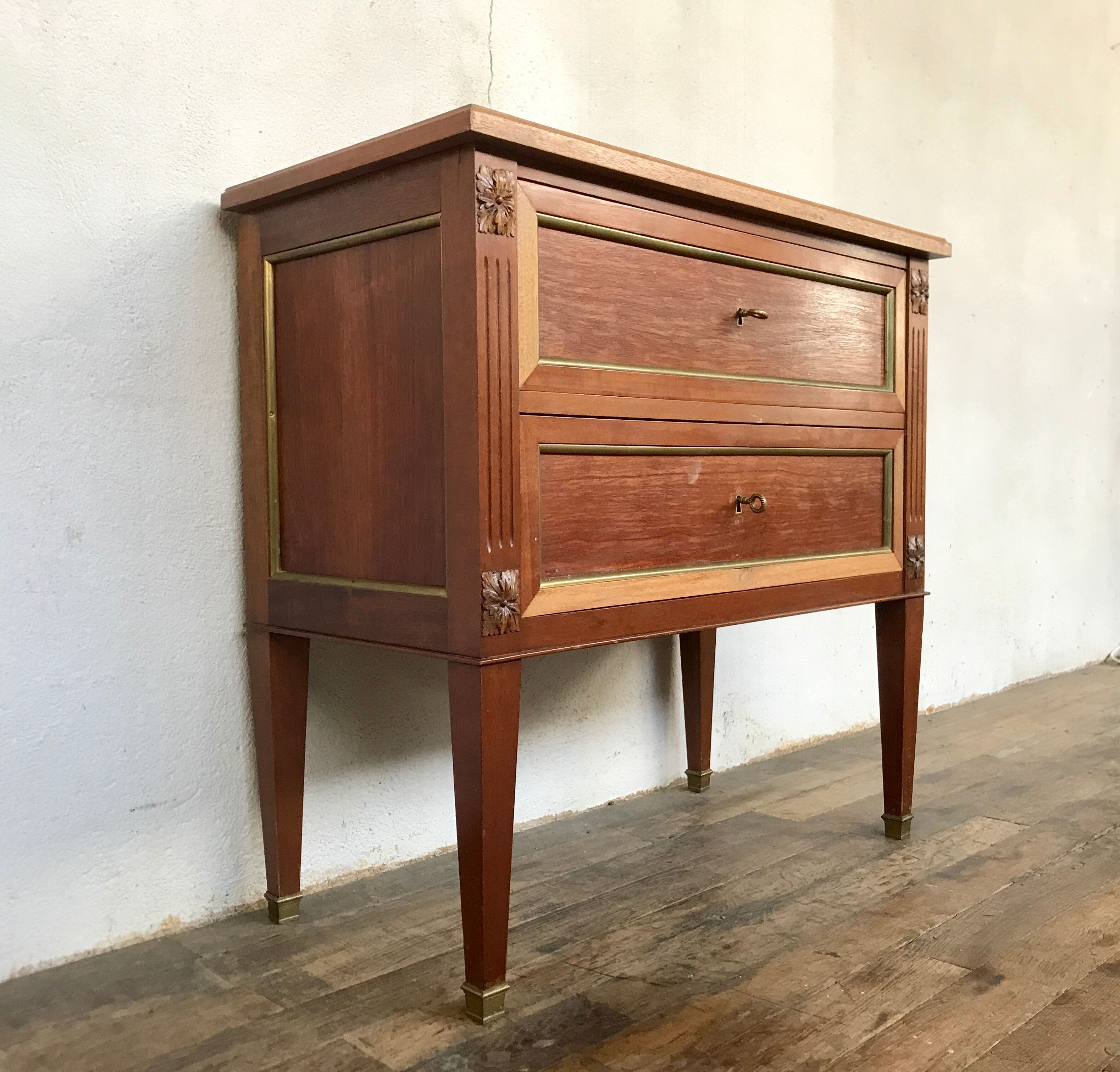 Louis XVI dresser 1930