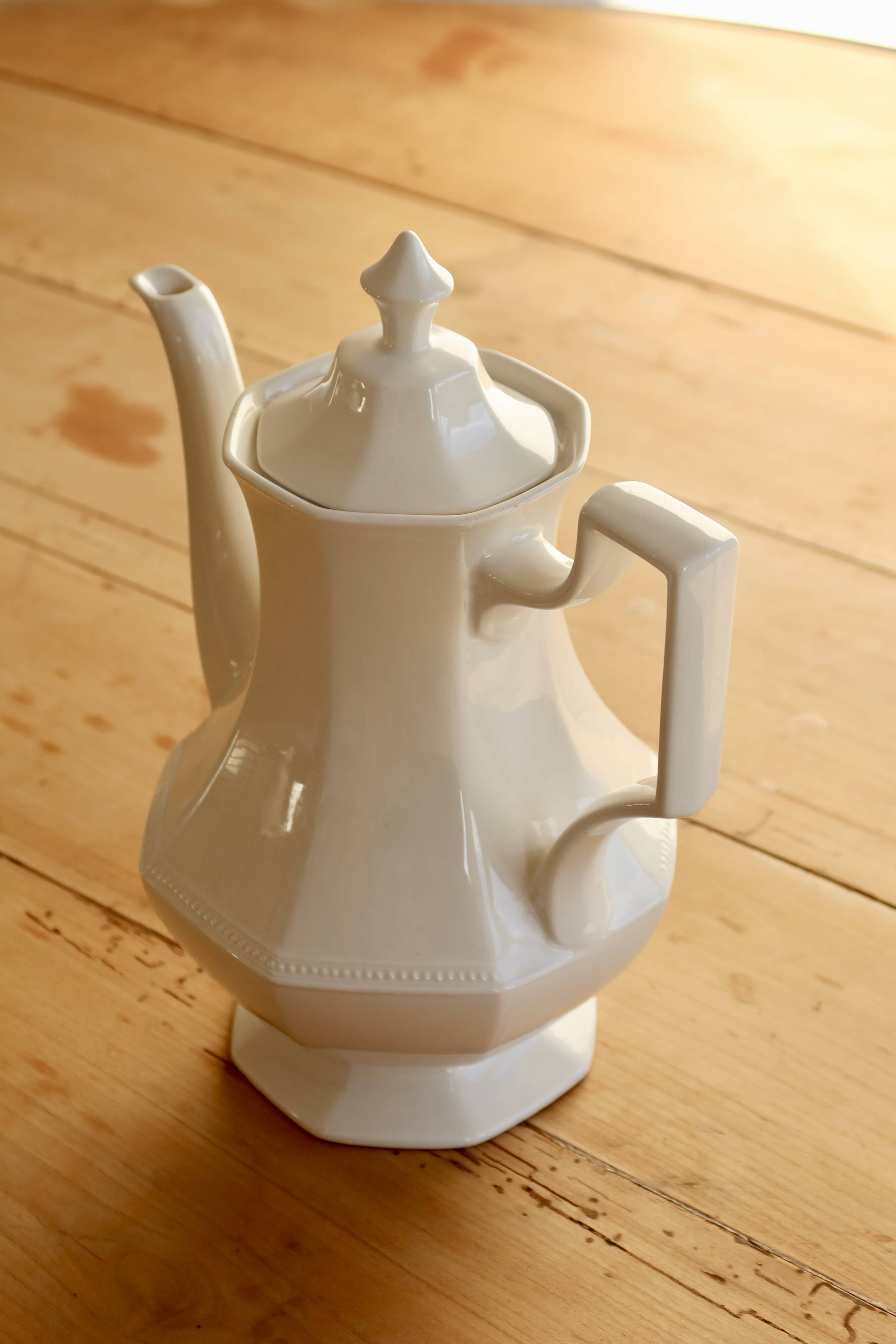 Large vintage jug Johnson Brothers Pearl pattern white porcelain