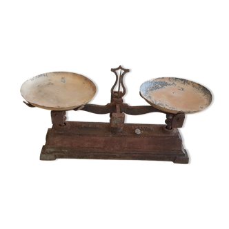 Ancienne petite balance en fonte et cuivre