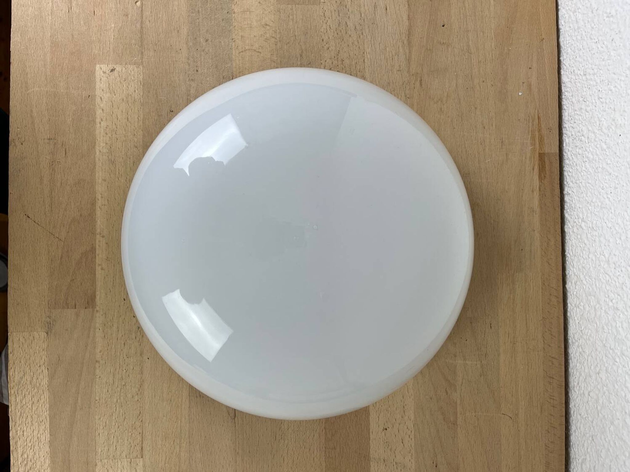 Plafonnier ou applique opaline, demi sphère années 50