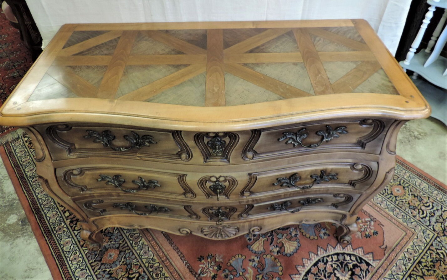 Louis xv-style chest of drawers in cherry