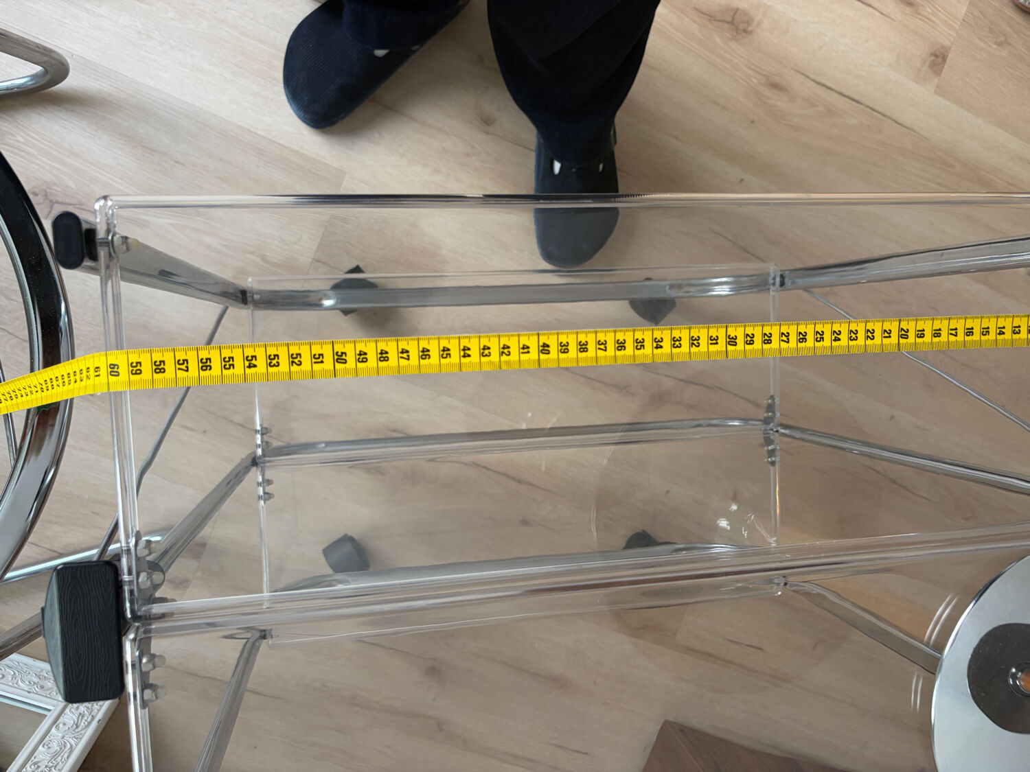 Folding dessert table in acrylic on wheels