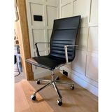 Una Chair Management 718 leather