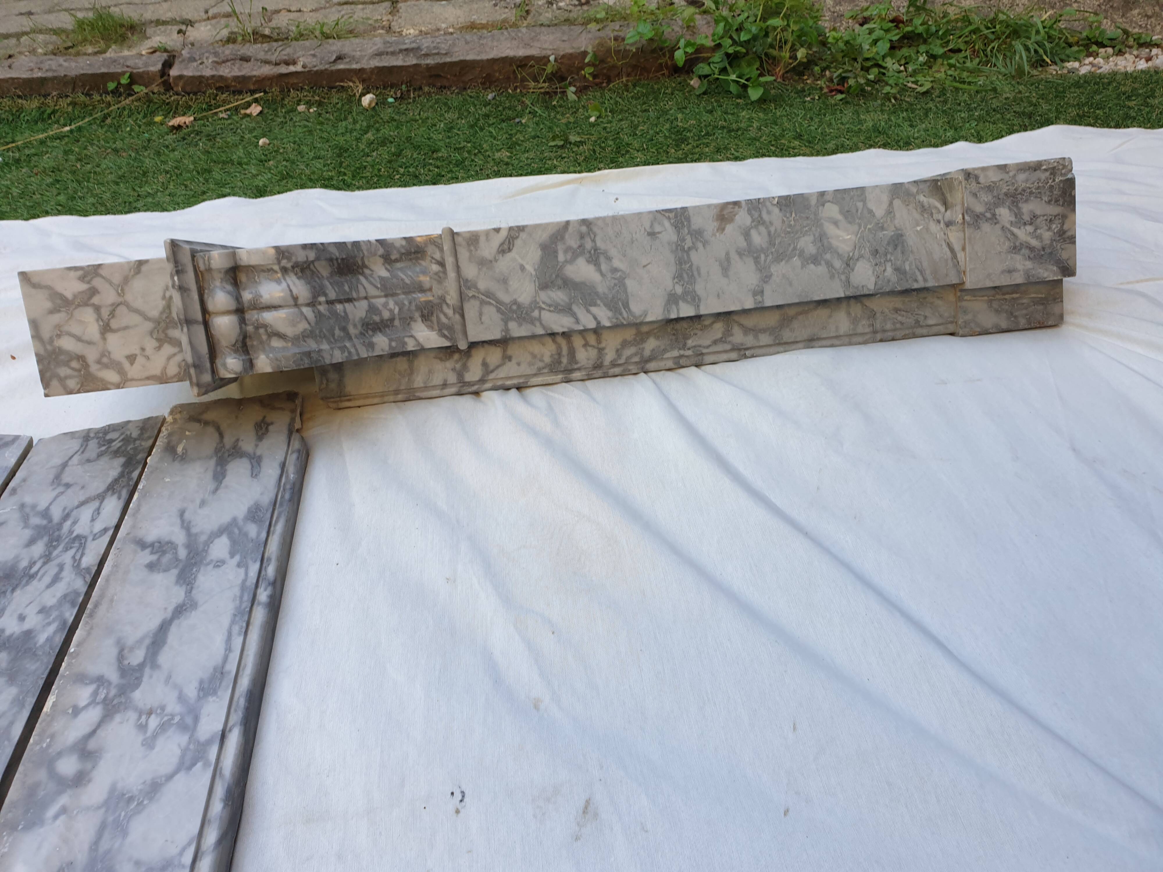 Fireplace modillon Napoleon III in gray marble of the nineteenth