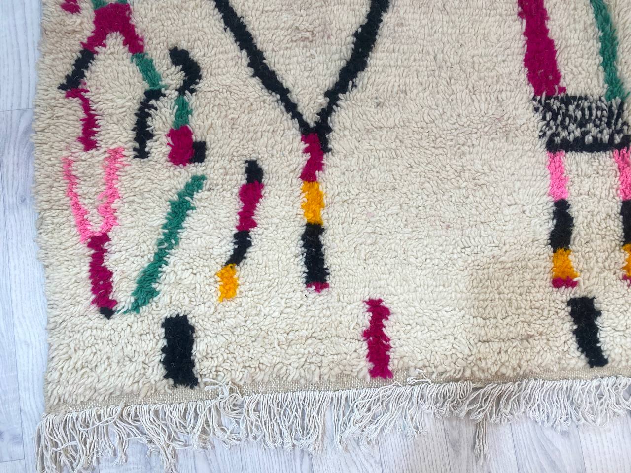 Handmade Moroccan Berber rug 288 x 190 CM