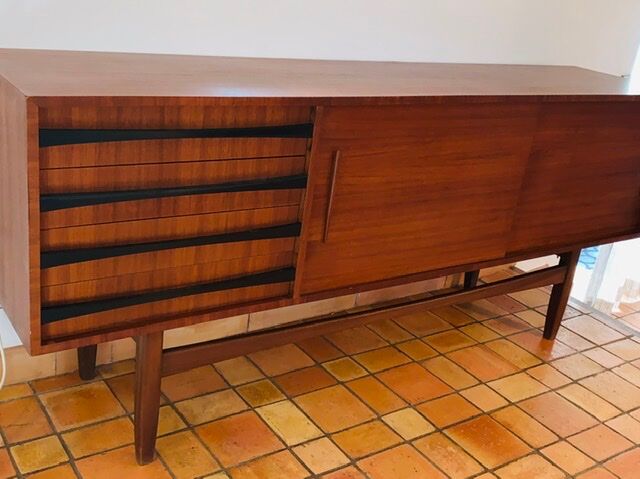 Sideboard in tek