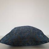 Housse de coussin en soie brodé