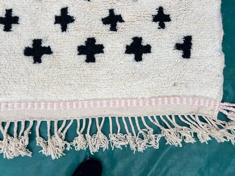 Handmade Moroccan Rug 250cm x 150cm