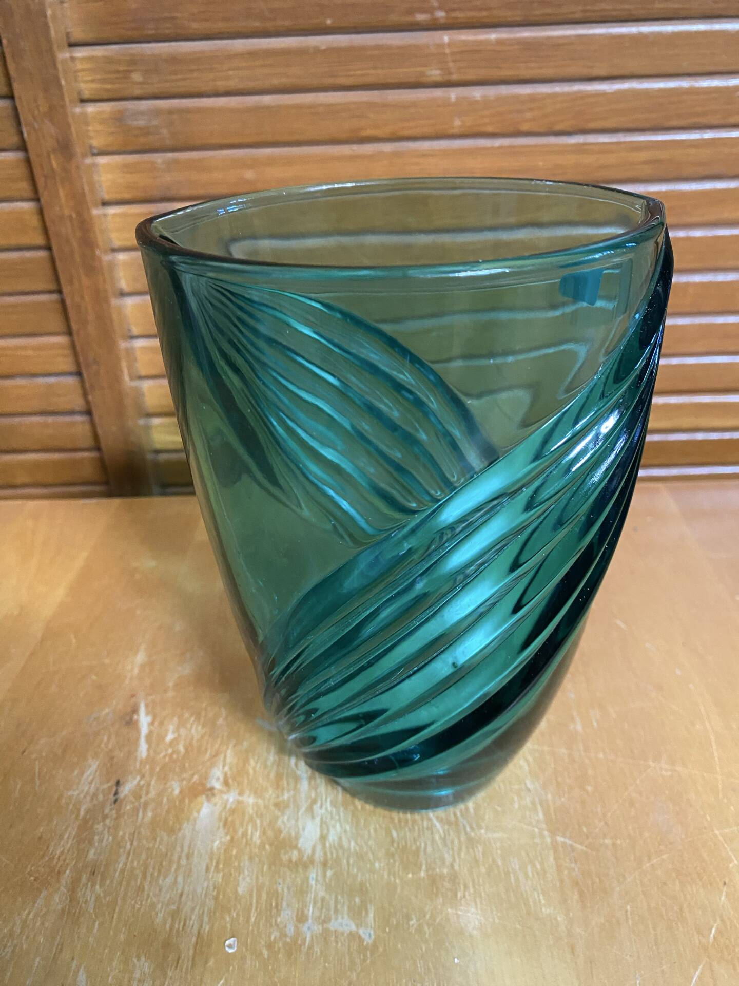 Vintage LUMINARC Green Moulded Glass Vase Made in France #E361