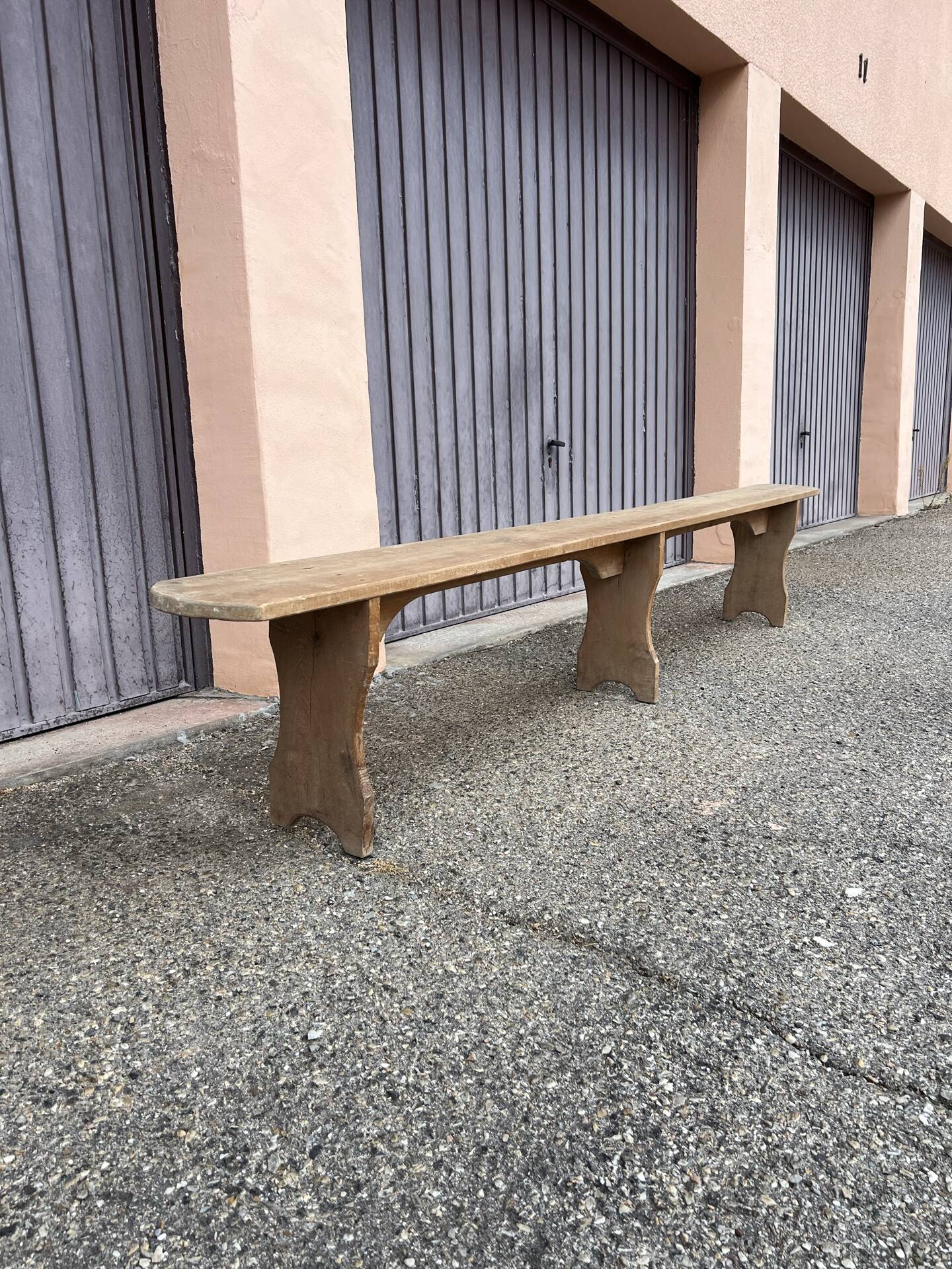 Long banc en bois massif travail artisanal français