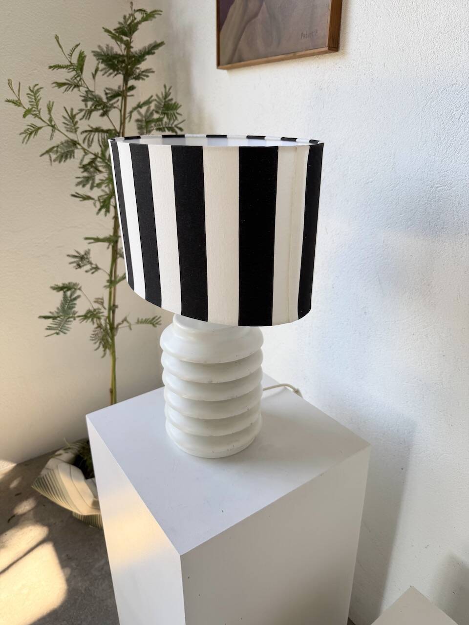 White lacquered metal table lamp from the 60s