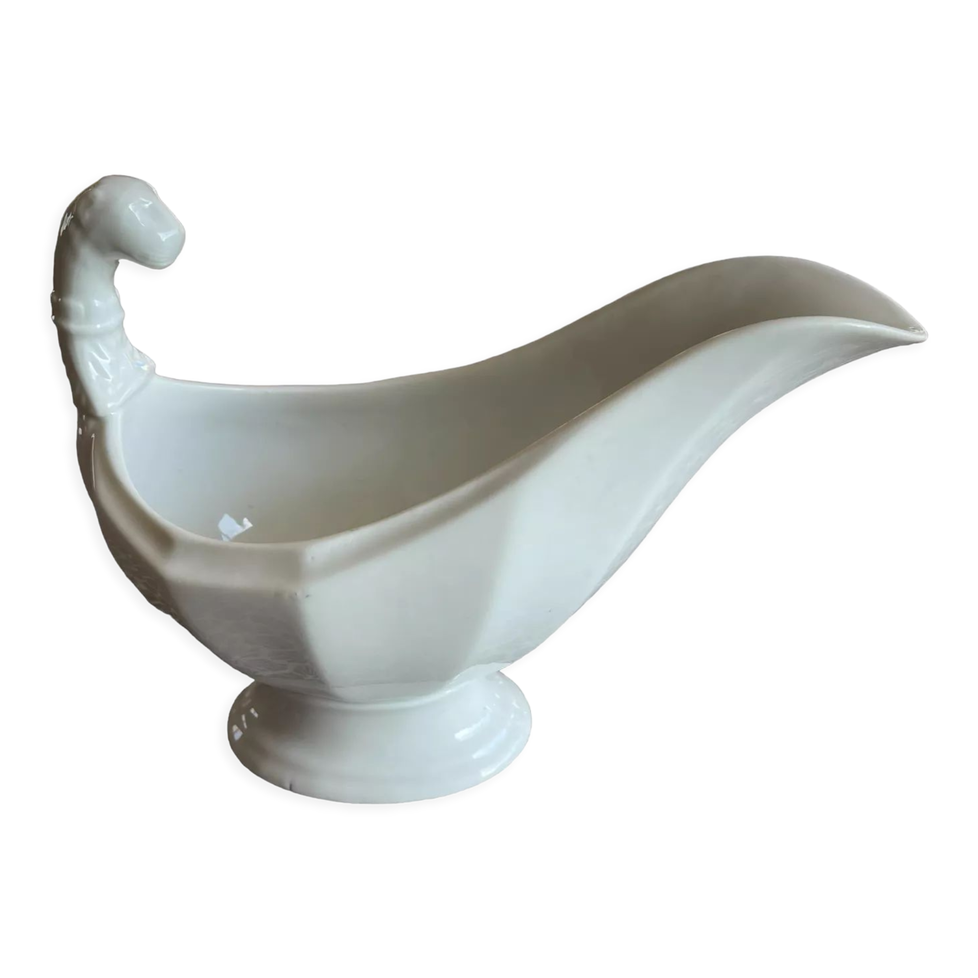 White sauce boat restaurant style