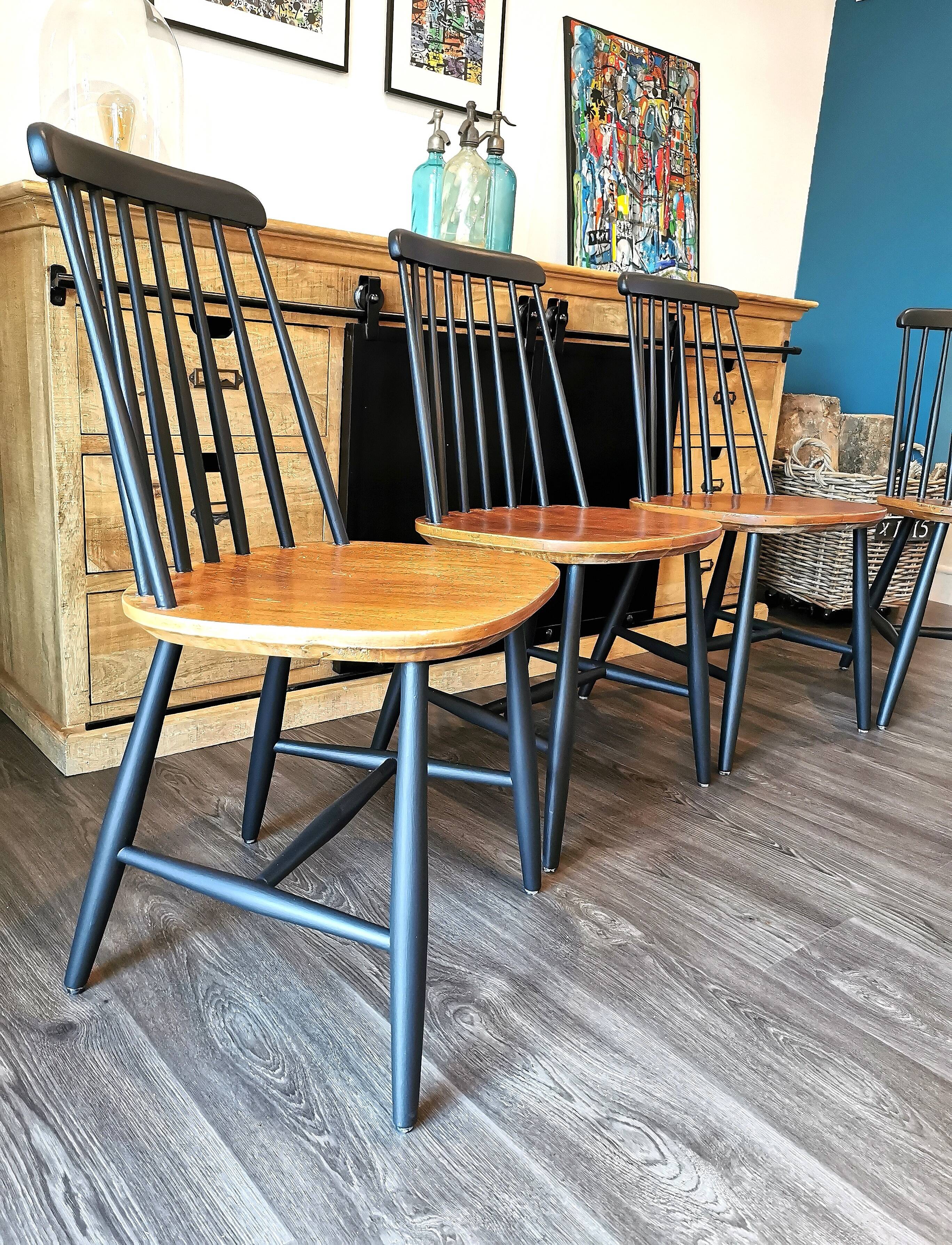 Series of 4 Scandinavian chairs