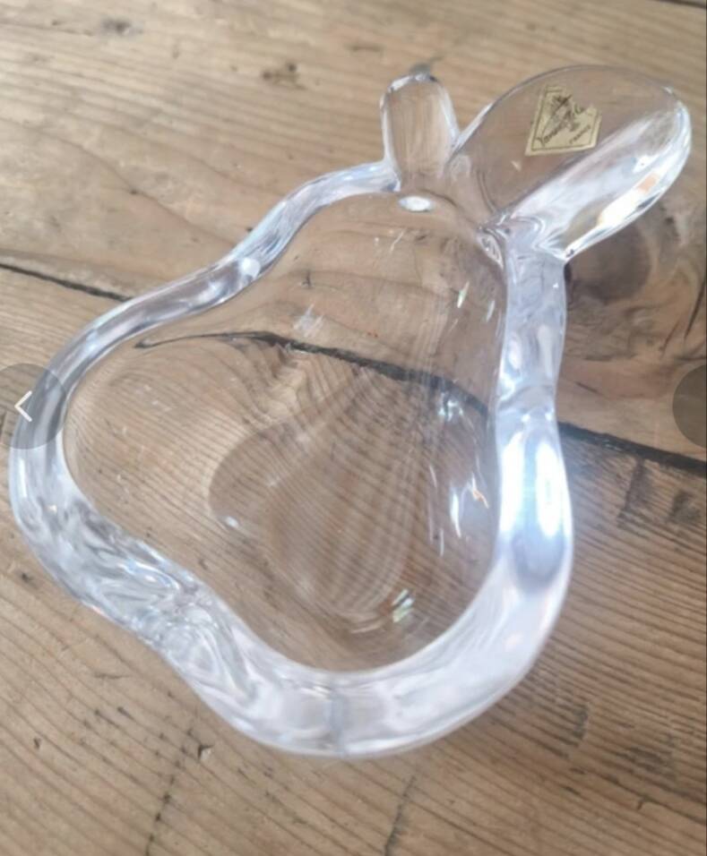 Set of 2 crystal ashtrays in apple and pear shapes.