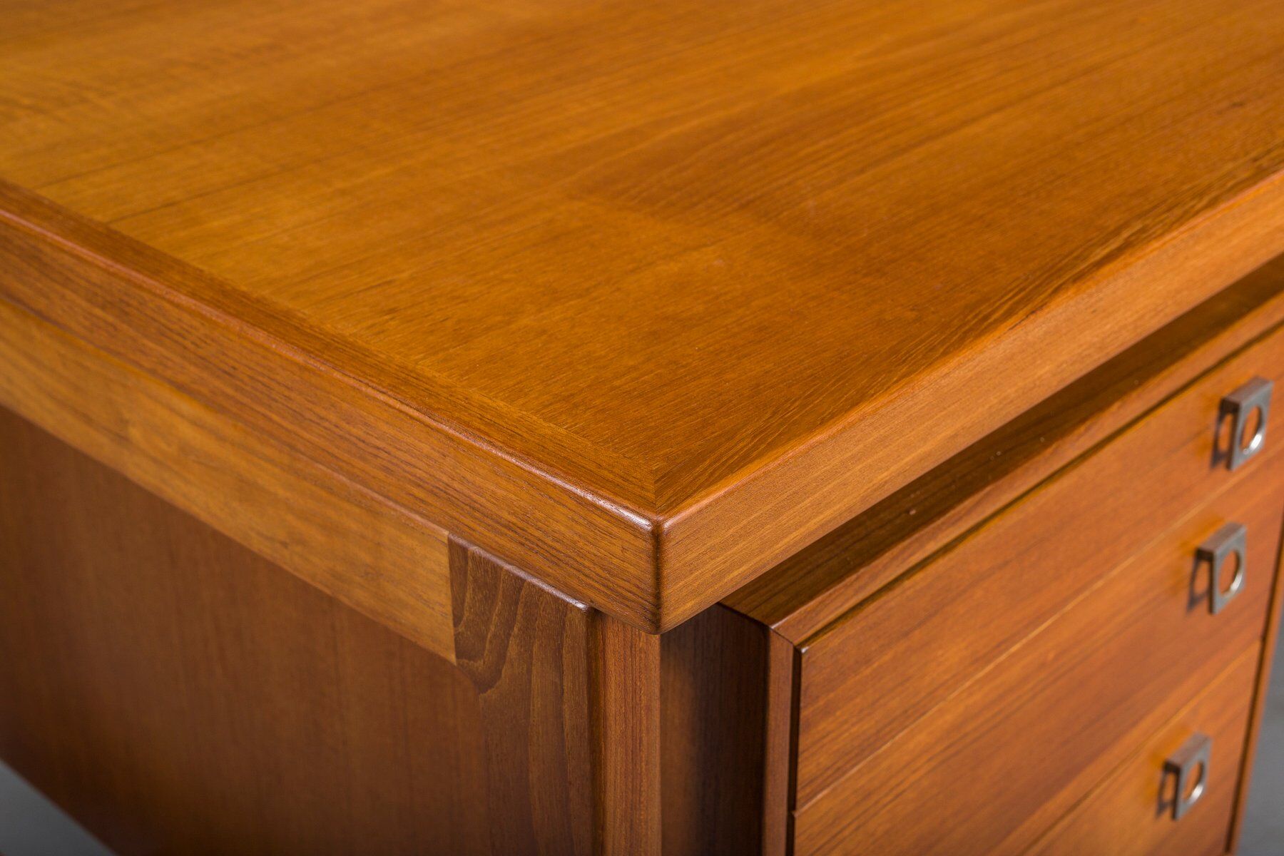 Bureau exécutif danois en teck par Arne Vodder pour H.P. Hansen, années 1960
