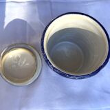 Trois petits pots bleus