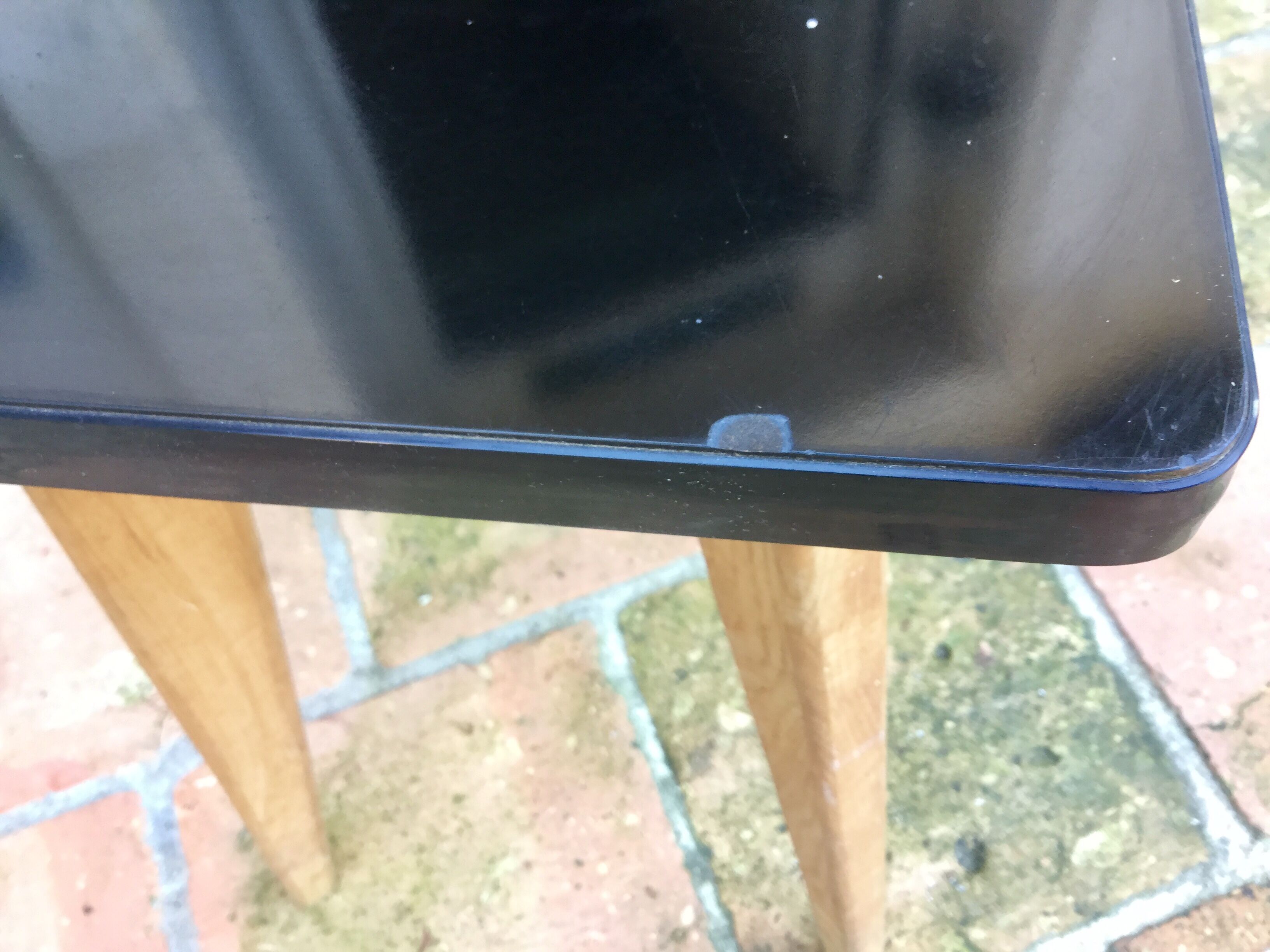 Black Formica 60-year-round tabouret