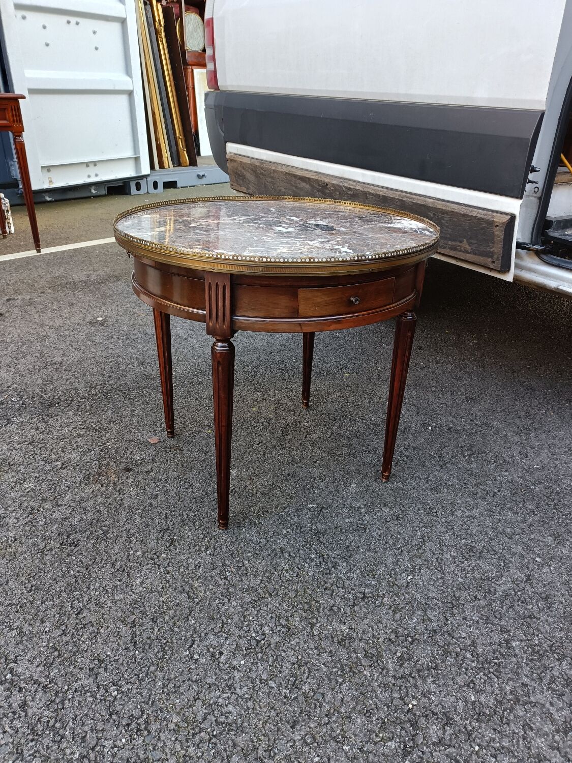 Table bouillotte style Louis XVI marble top