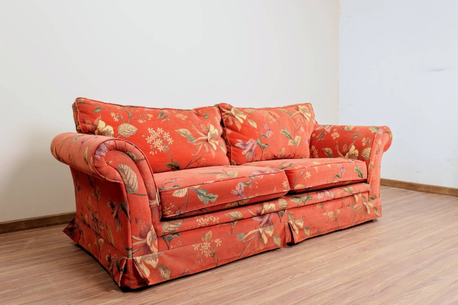 Vintage sofa bohemian style Terracotta flowers