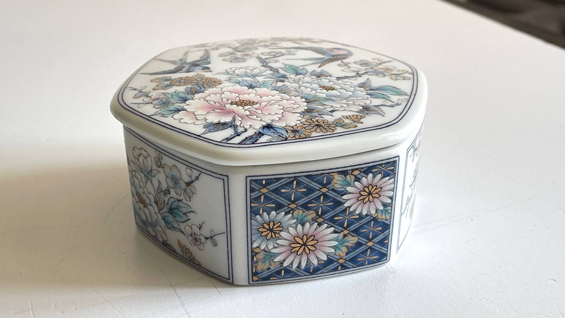 Ashtray porcelain japan