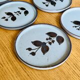 Dessert plates in sandstone from L'Arnon