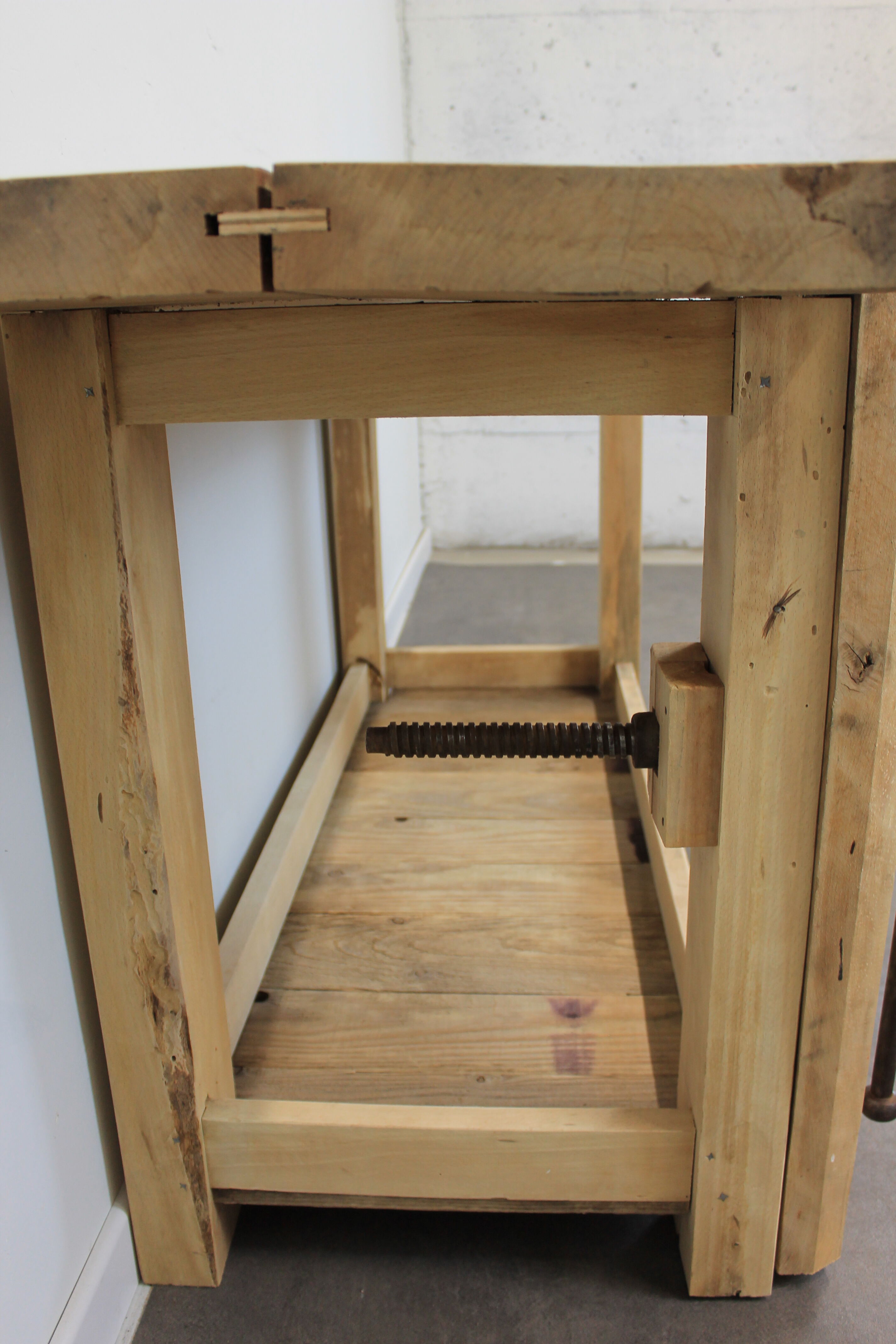 Carpenter's establishment