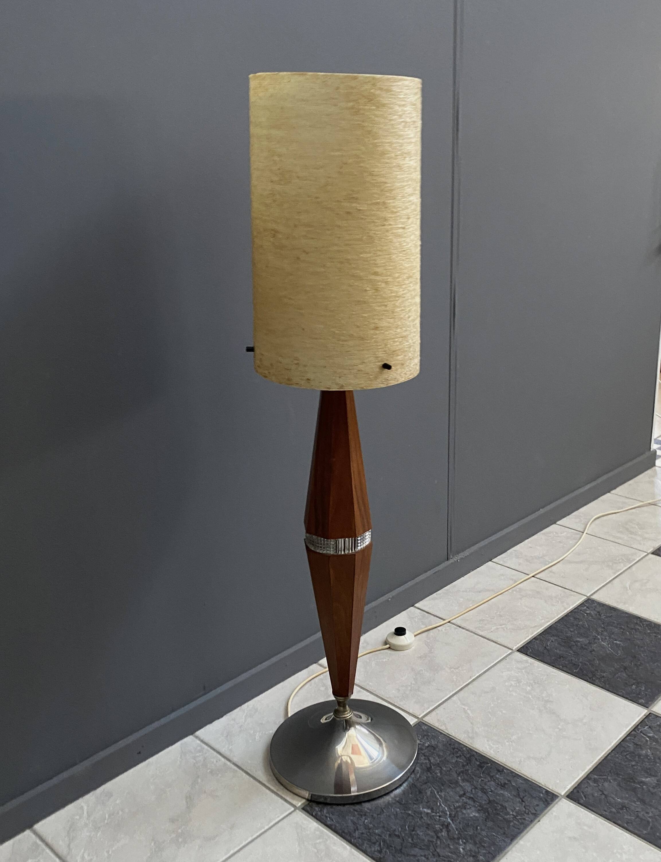 Rare Wood floor lamp with contra diabolo base 1960s