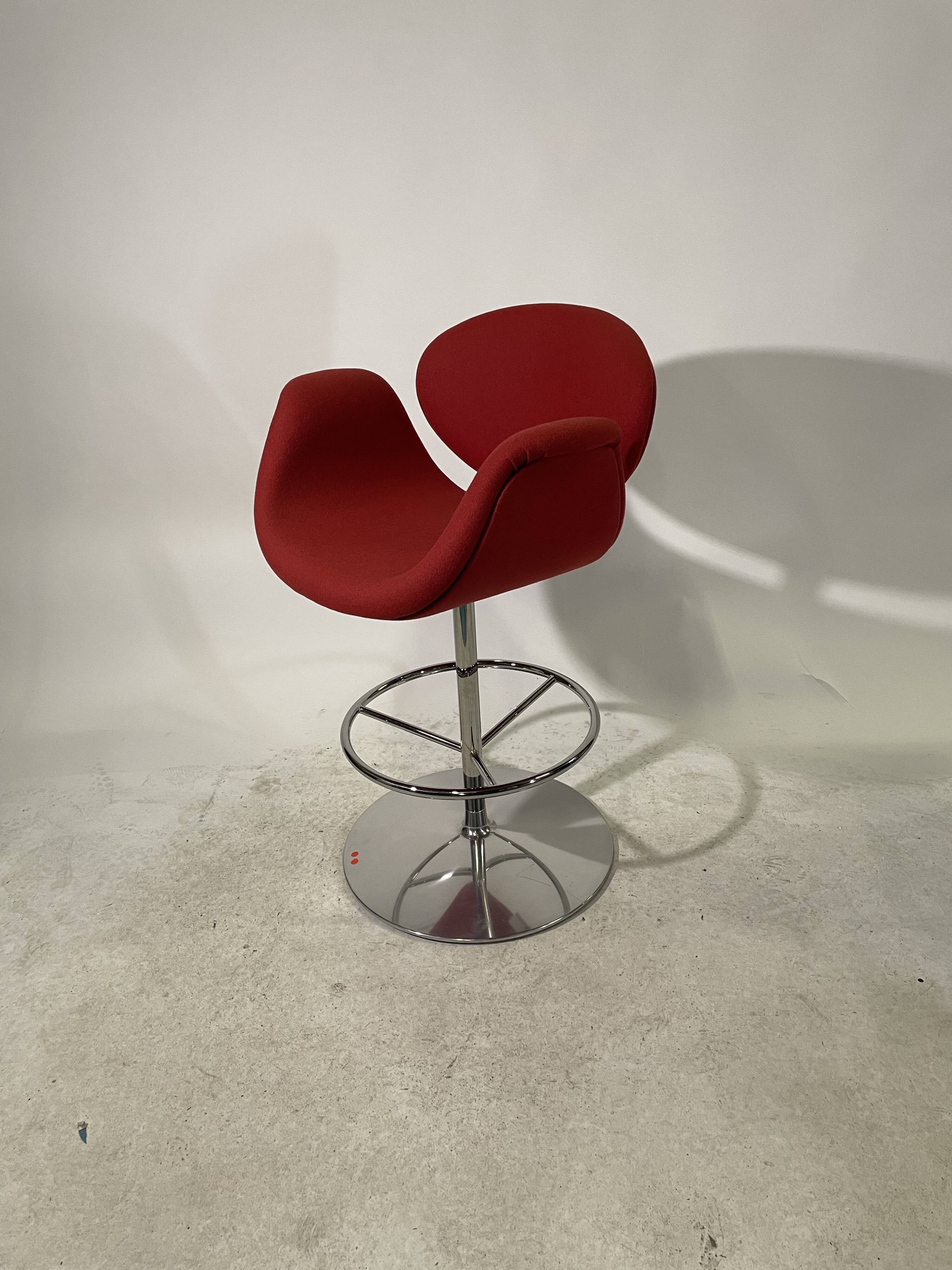 Little tulip stool by Pierre Paulin