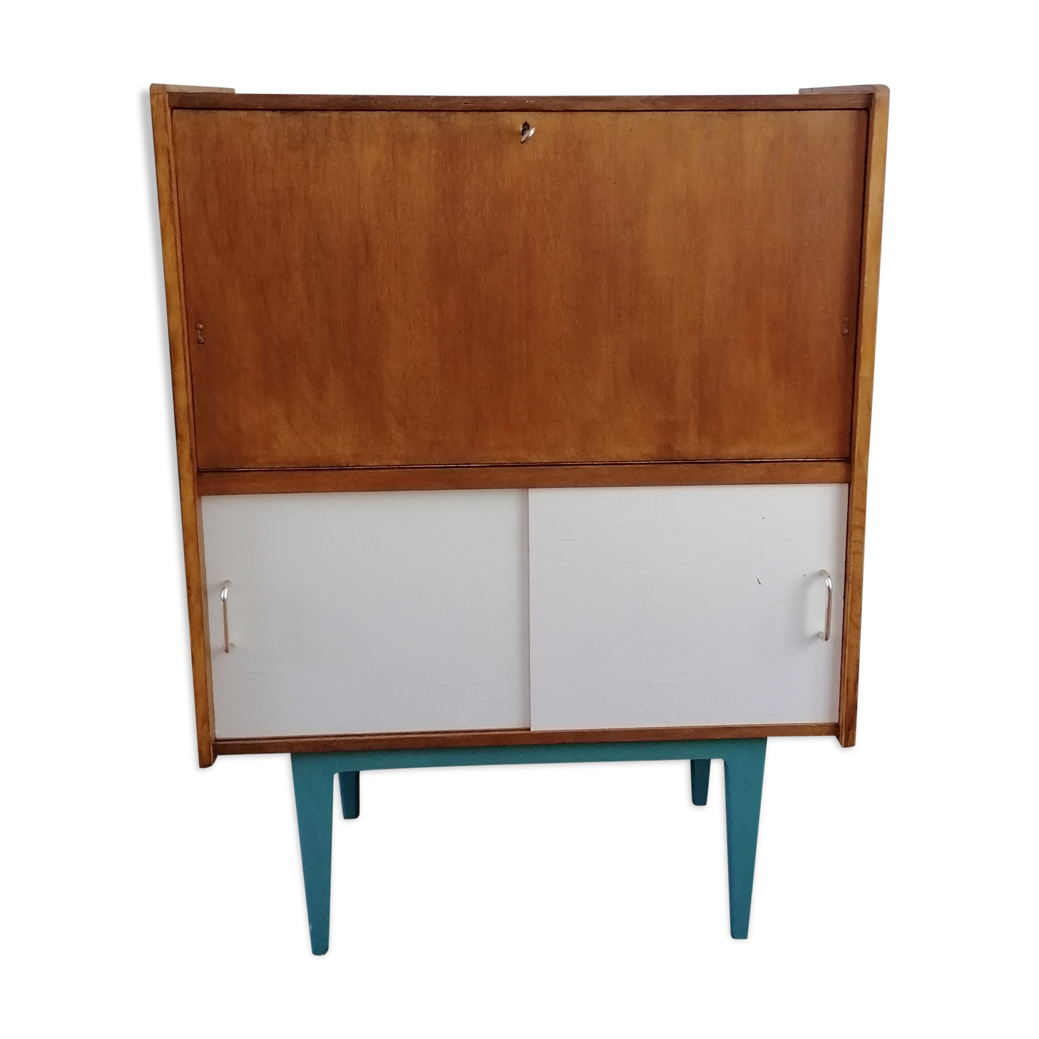 Scandinavian secretary