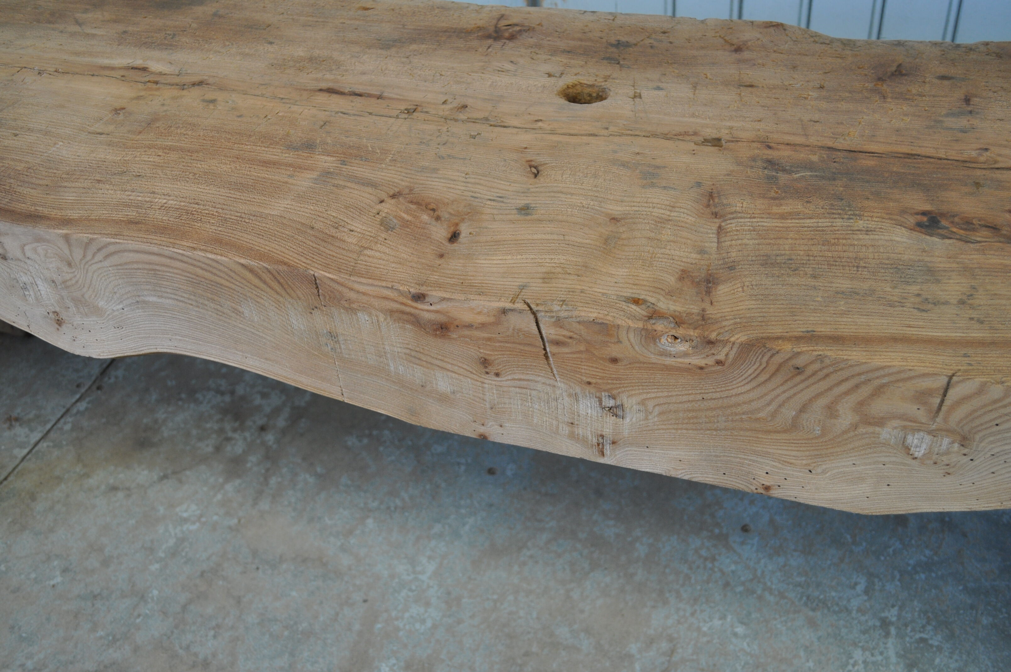 Low carpenter workbench