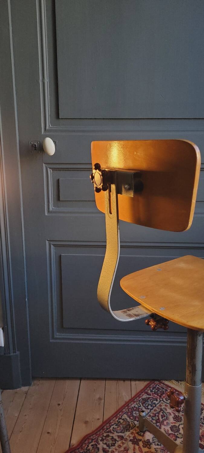 Architect's chair