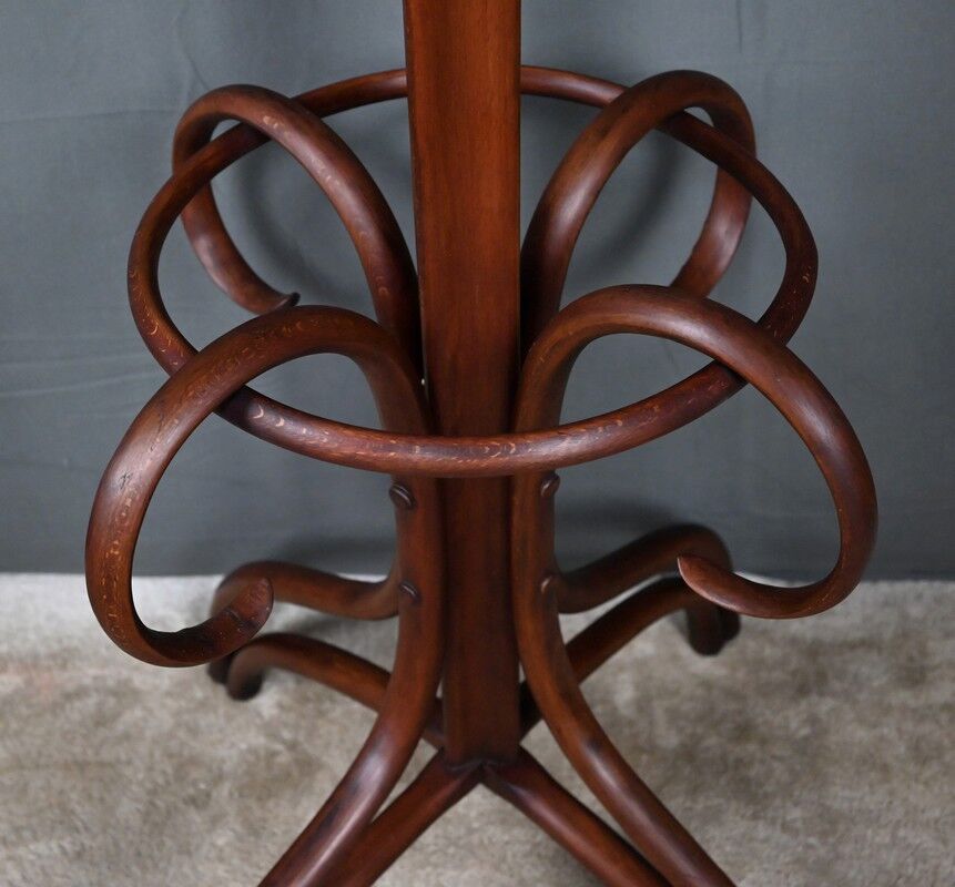 Large curved beech coat rack in the Thonet style – early 20th century