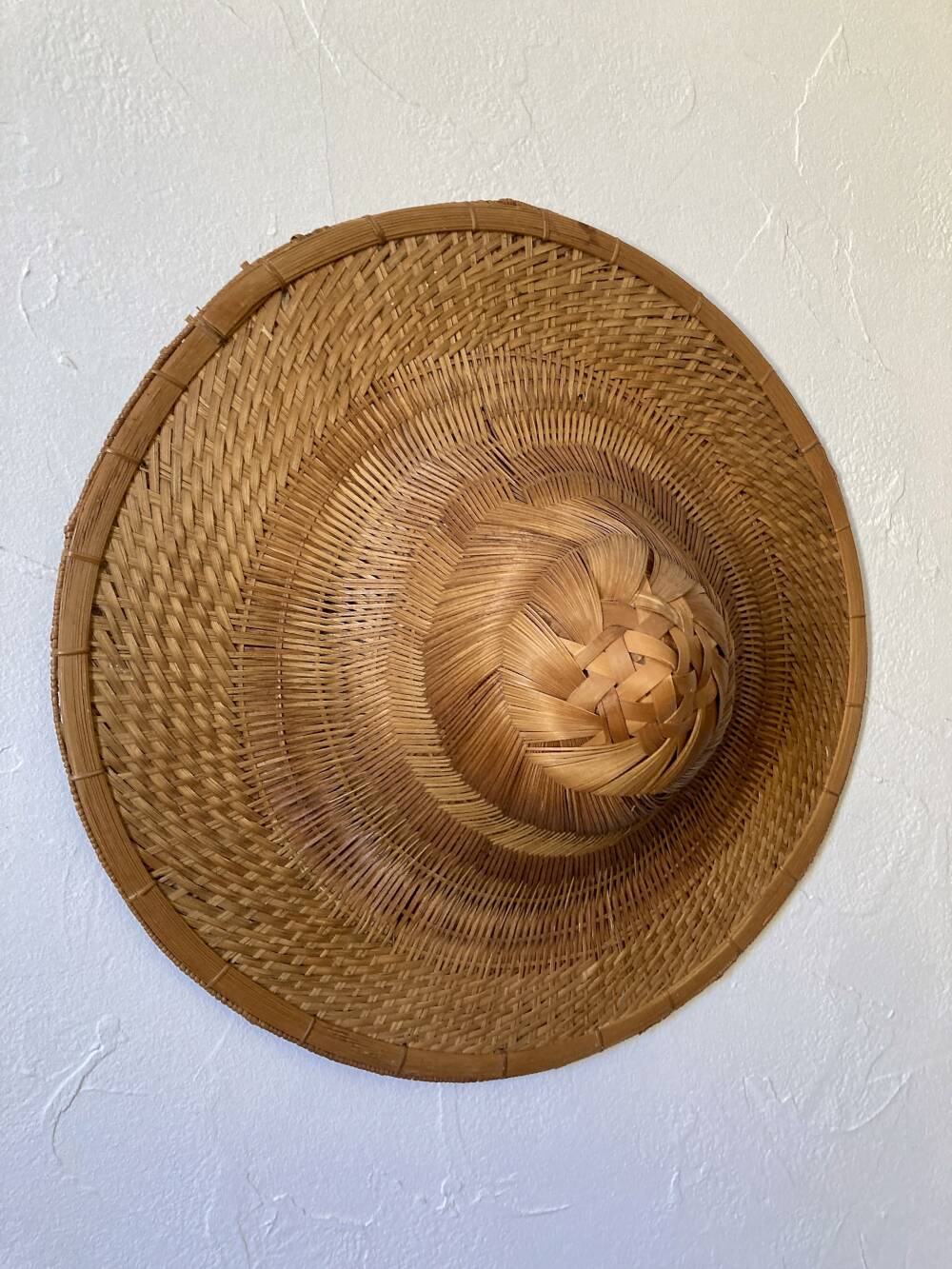 Collection de 7 chapeaux traditionnels vietnamiens