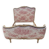 Upholstered Louis XV style basket in Toile de Jouy fabric.