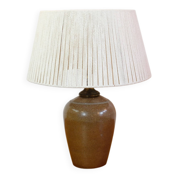 Lampe en grès et abat-jour en fil de coton, 1970s.