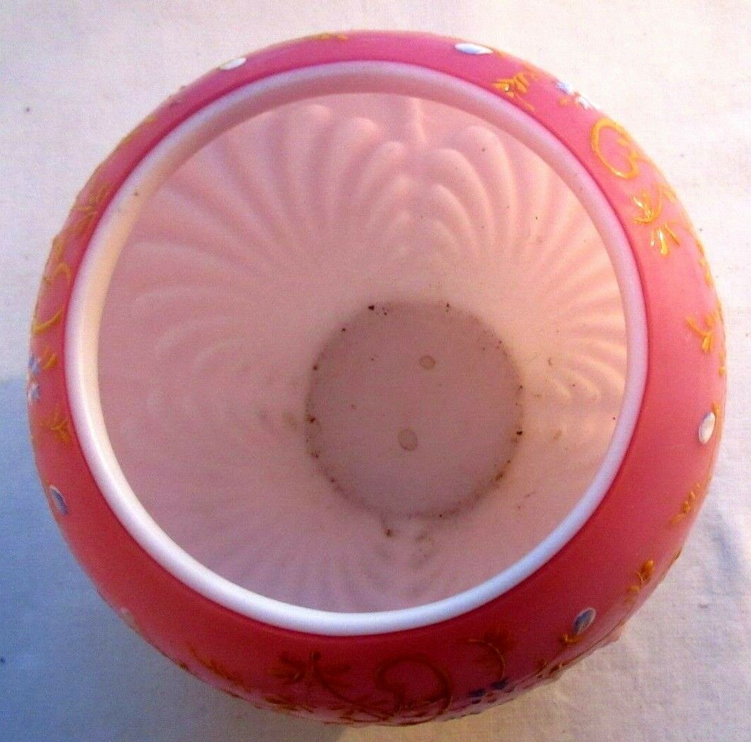 Art deco ball vase in pink opaline enamelled with flowers, 4 shells in relief