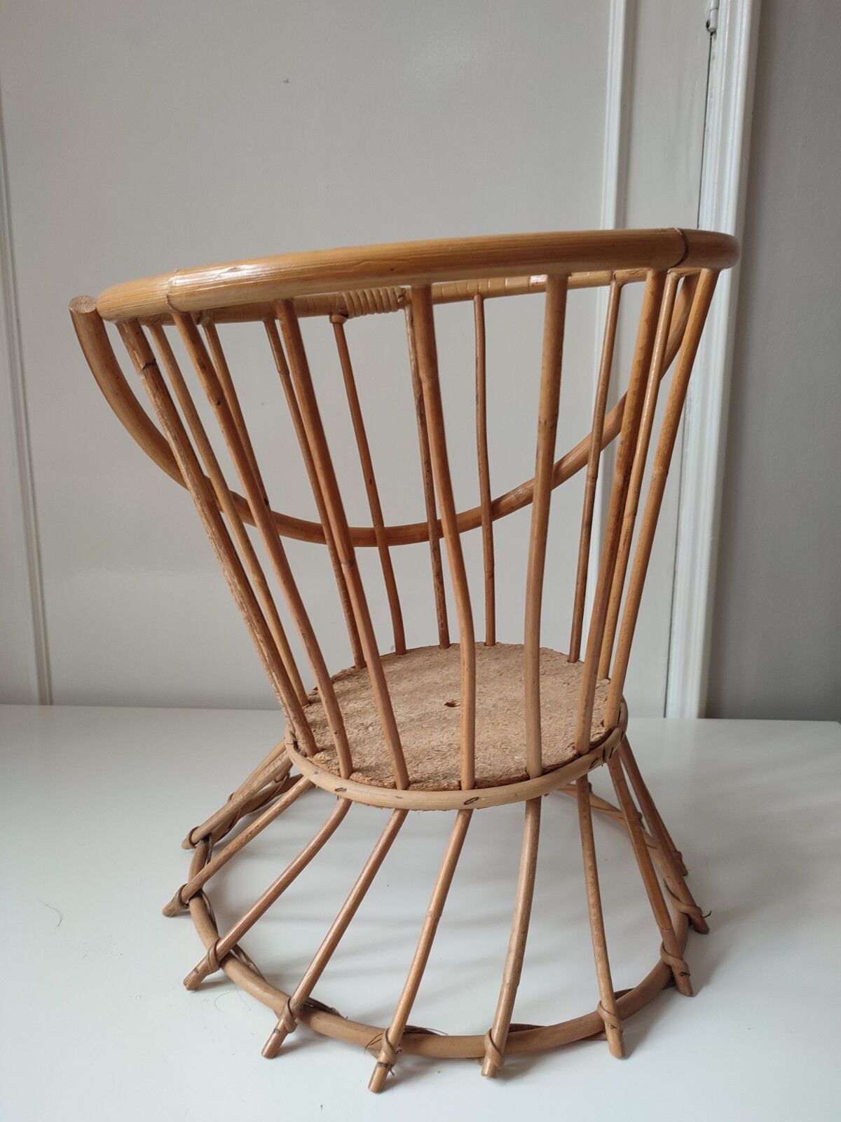 Rattan plant holder