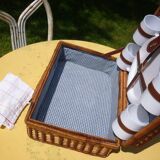 Wicker picnic basket