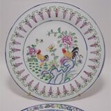 Set of 2 Chinese porcelain plates