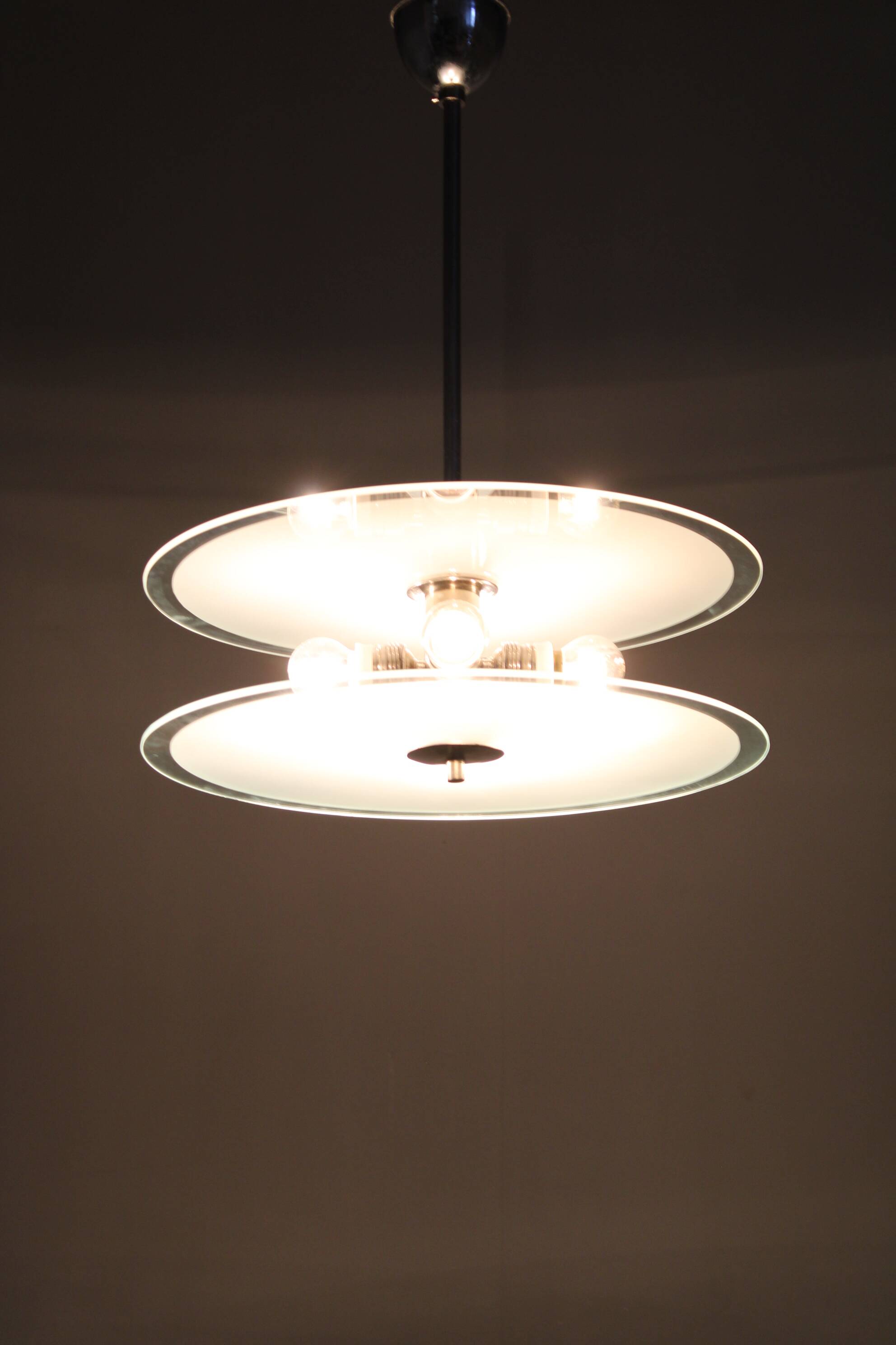 Chandelier en chrome et verre Bauhaus des années 1930, Tchécoslovaquie