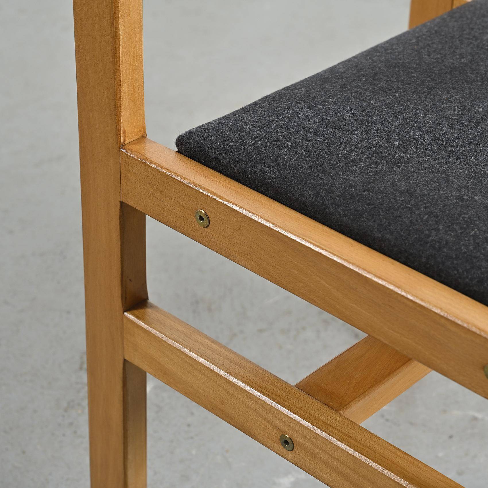 Chaise en Acajou Blond par André Sornay, circa 1960