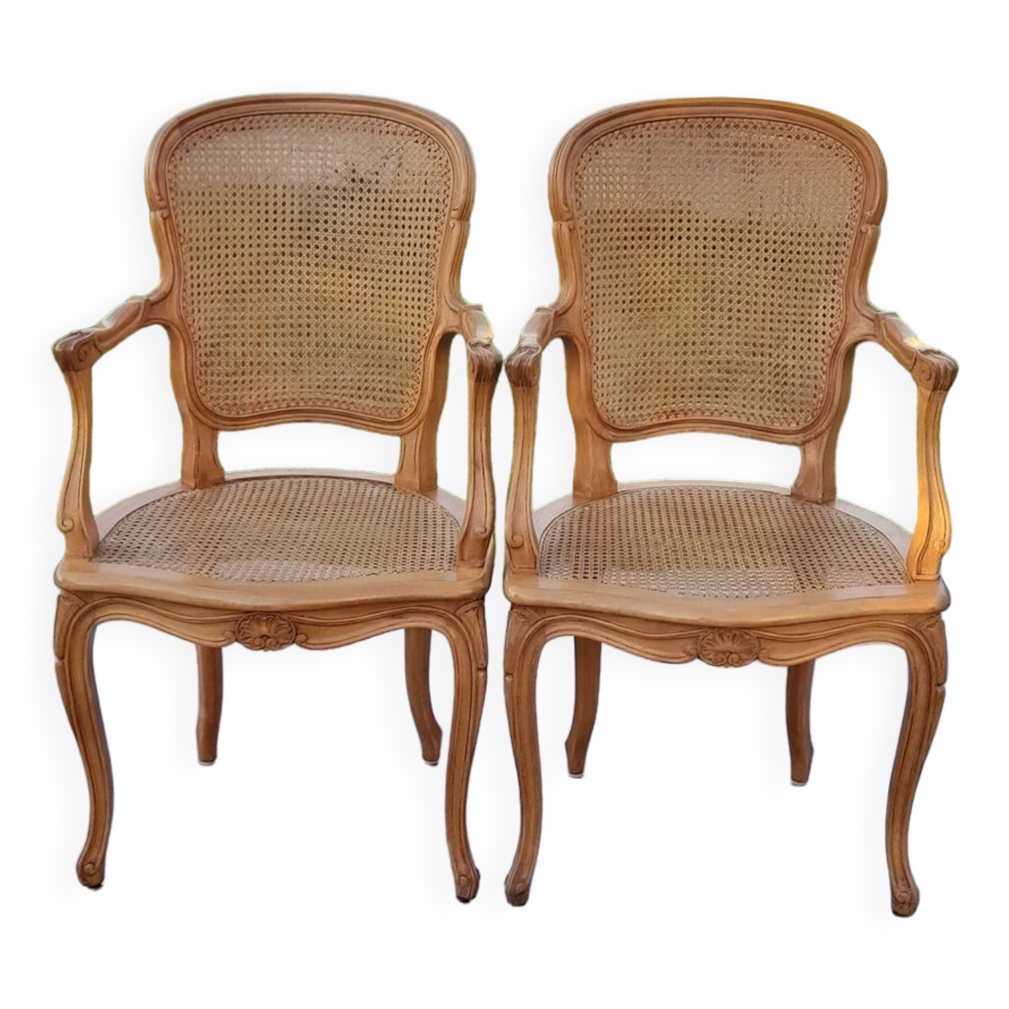 Paire de fauteuils cannés style Louis XV