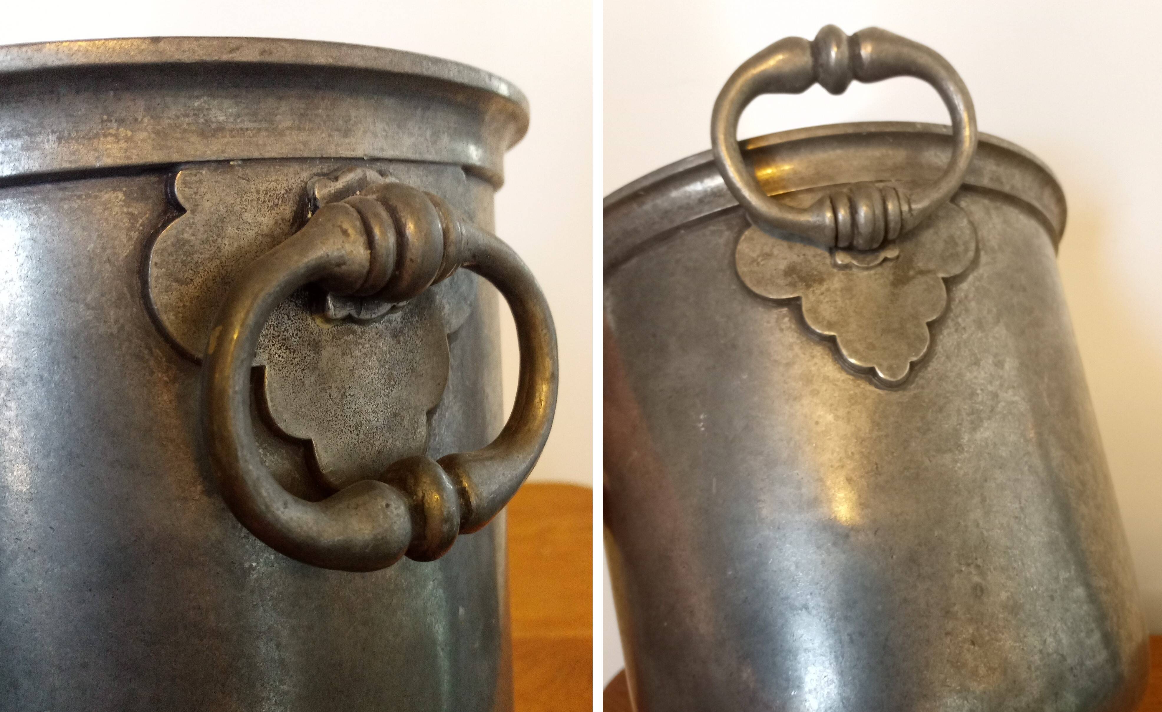 Seau à Champagne Vintage Signé G.G. En étain - Gris, Authentique Et Décoratif