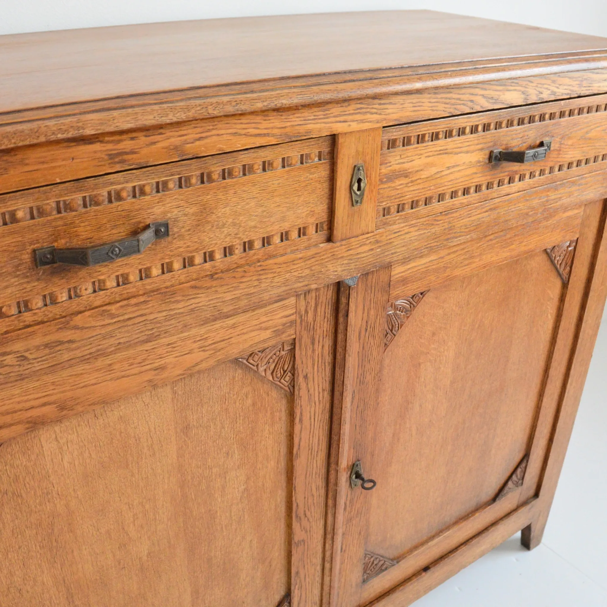 Parisian Buffet / Art Deco Storage Furniture 1930 Vintage