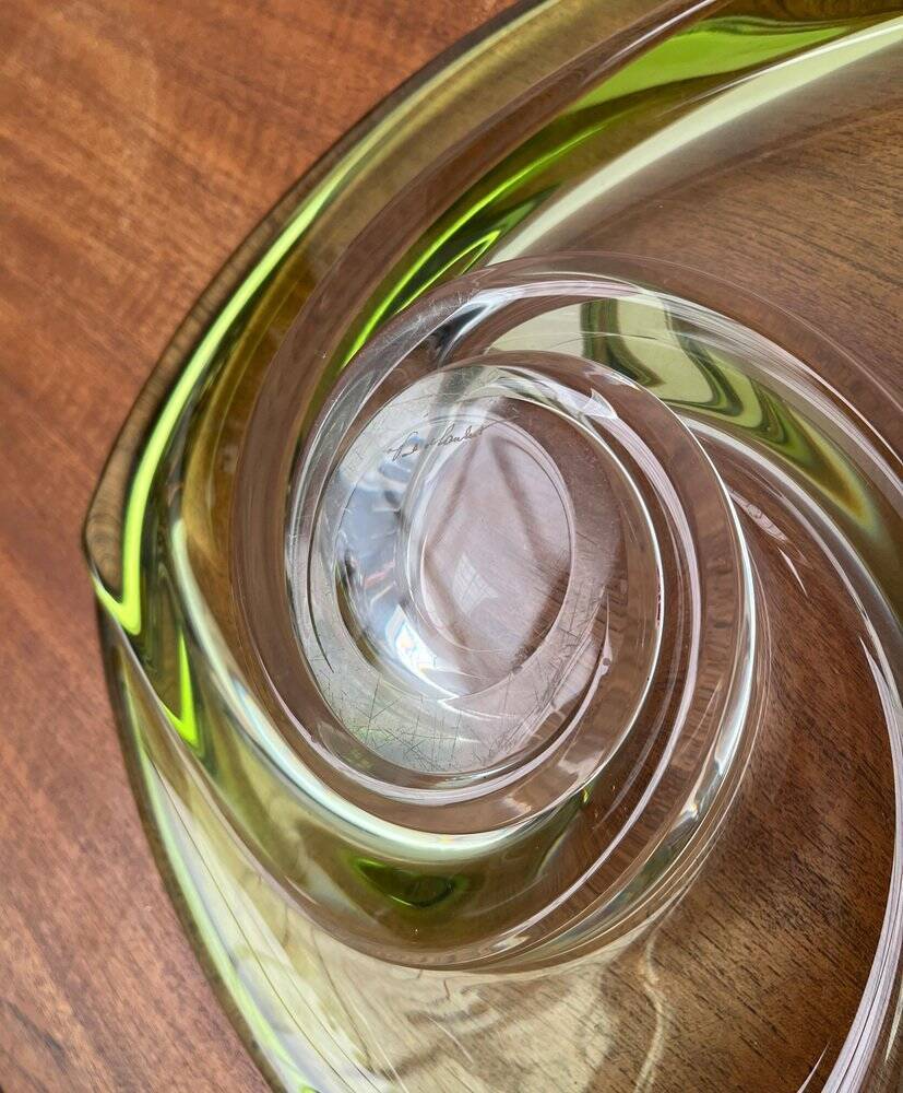 Mid-century modern crystal fruit bowl by Rene Delvenne for Val Saint Lambert, Belgium, 1960s.