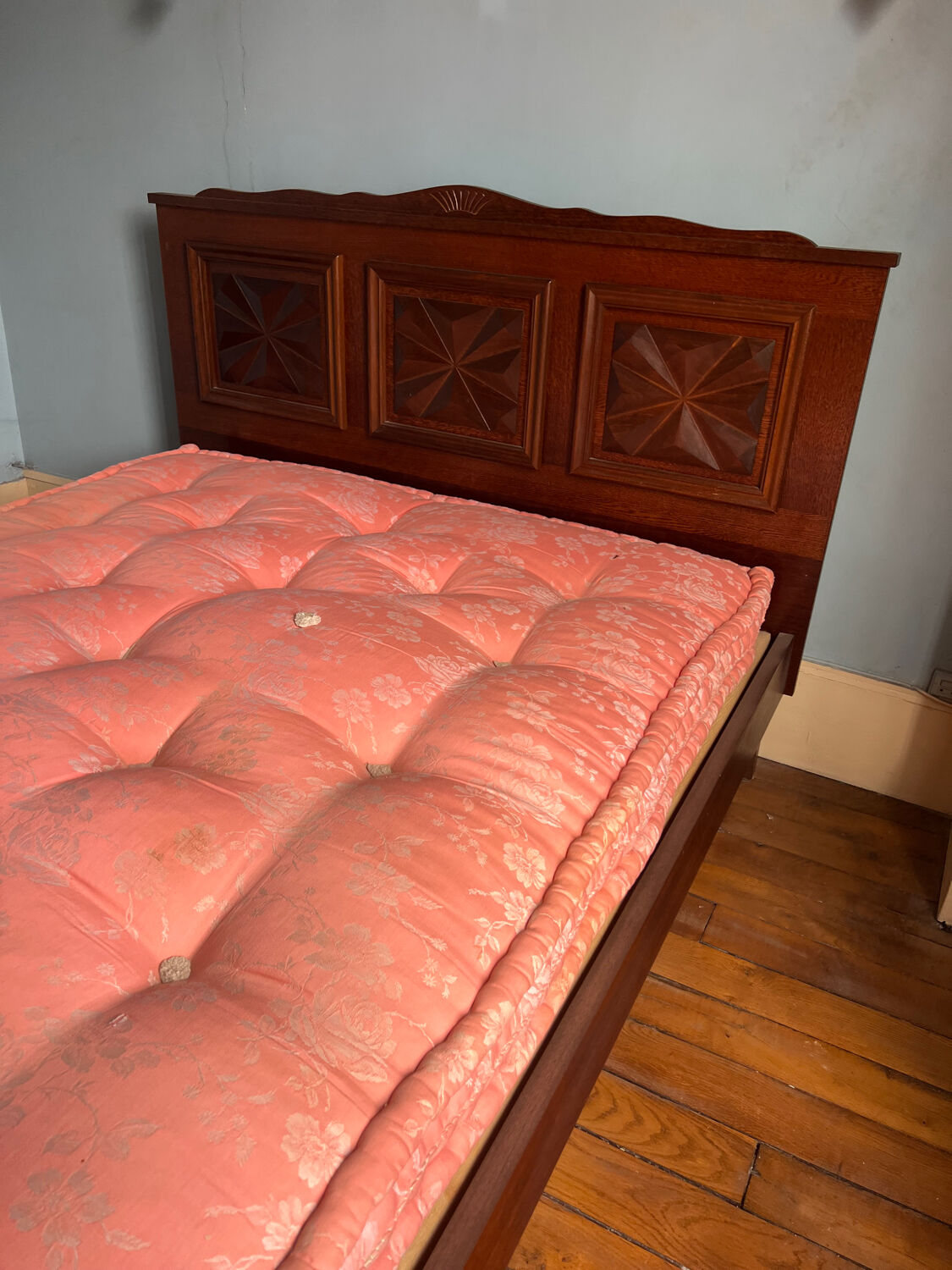 Double bed Louis XIII style