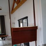 Bar en bois fruitier