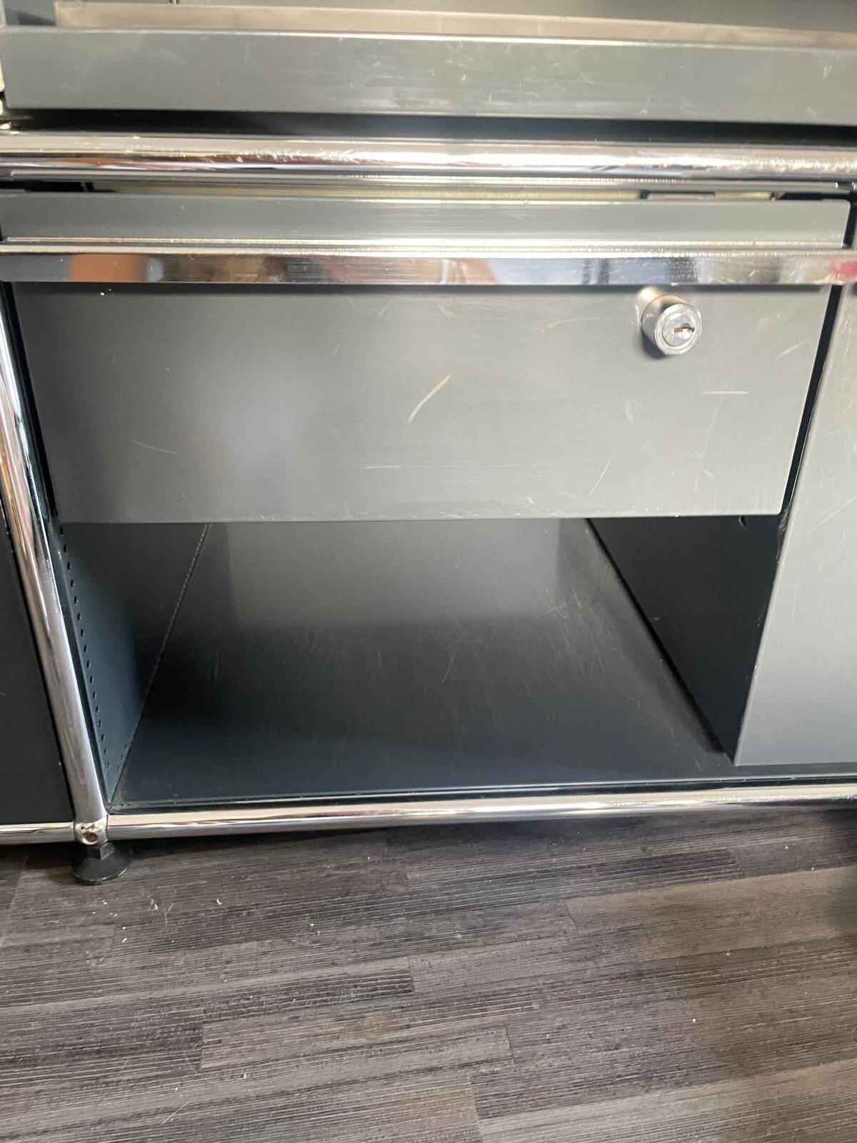 Bureau USM Haller – Gris Anthracite – Configuration complète - à Bordeaux