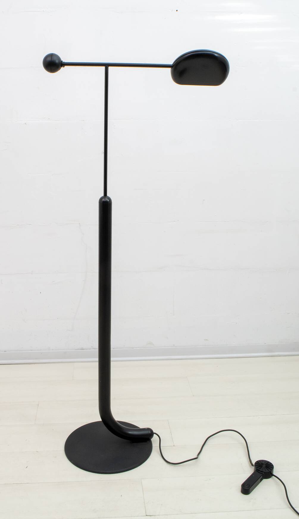 Toshiyuki Kita Italian Floor Lamp "Tomo" by Luci, 1985